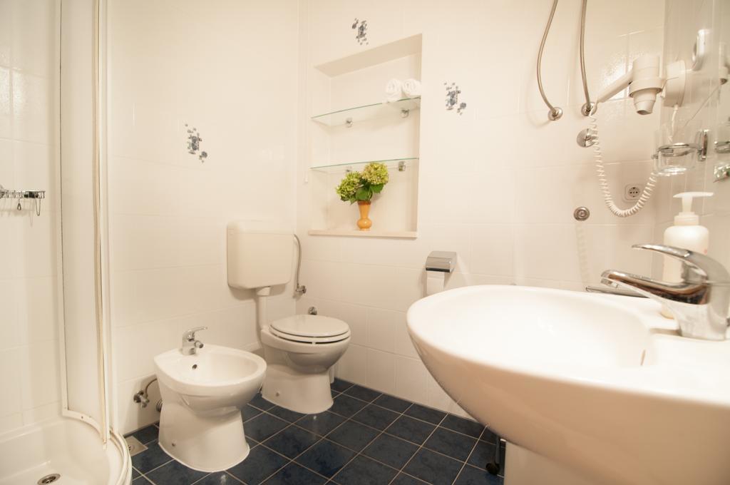 סופטאר Apartments Raic מראה חיצוני תמונה