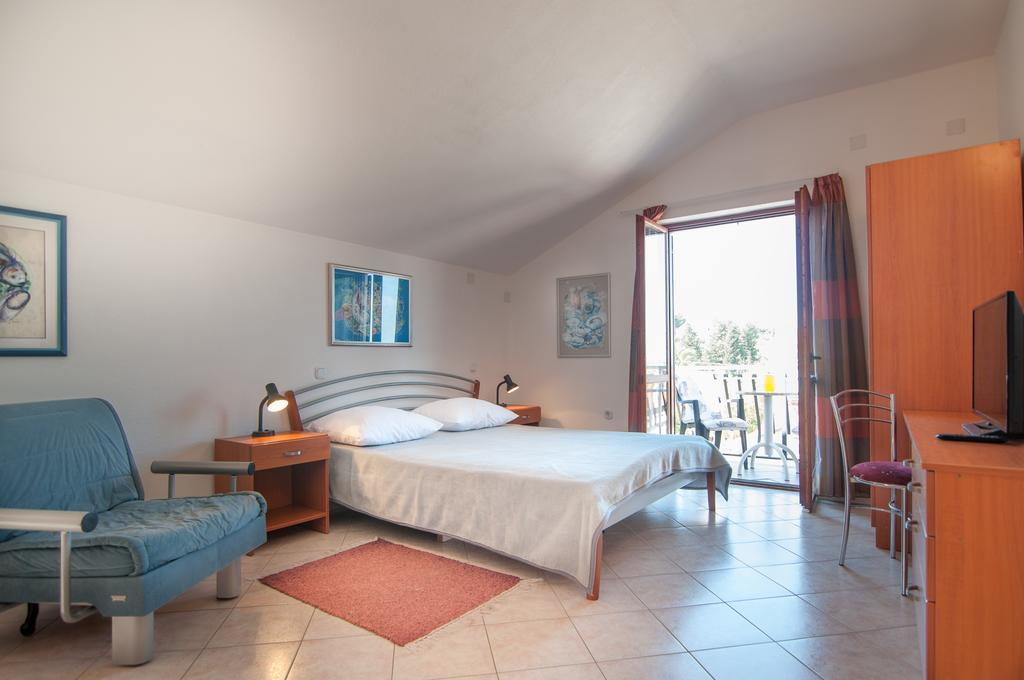 סופטאר Apartments Raic מראה חיצוני תמונה