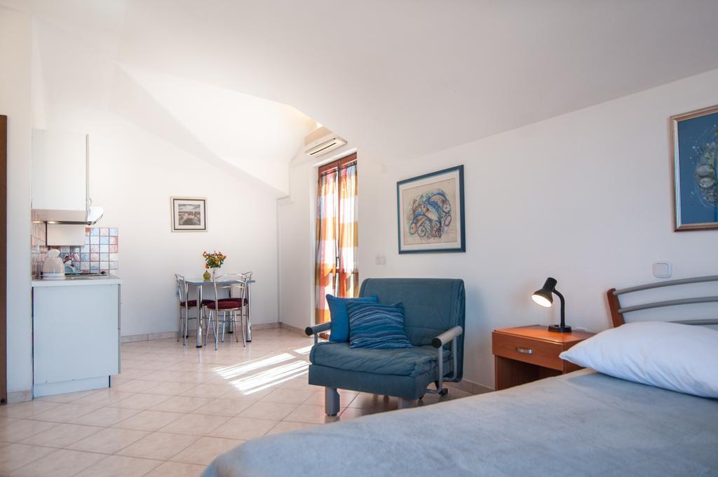 סופטאר Apartments Raic מראה חיצוני תמונה