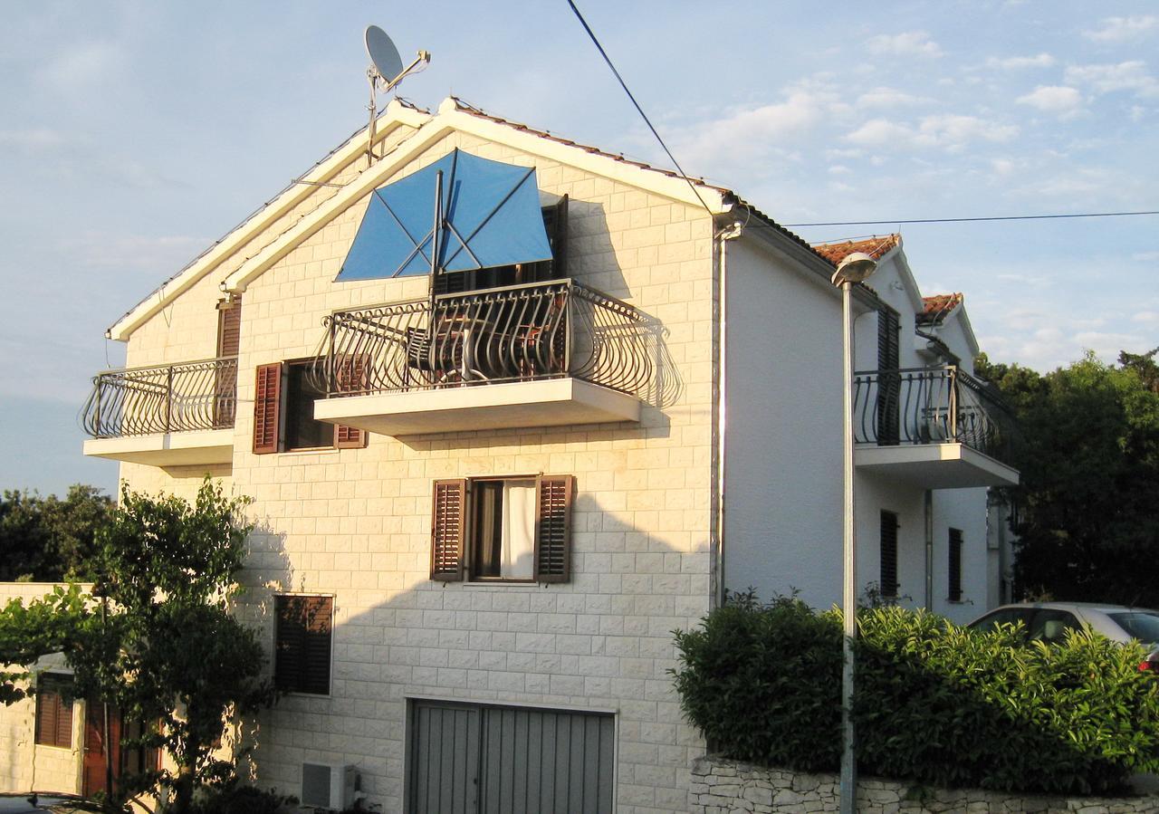 סופטאר Apartments Raic מראה חיצוני תמונה